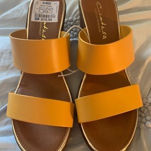 Women’s gold sandals